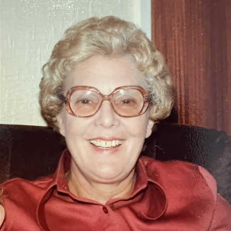 Olwen  Broome